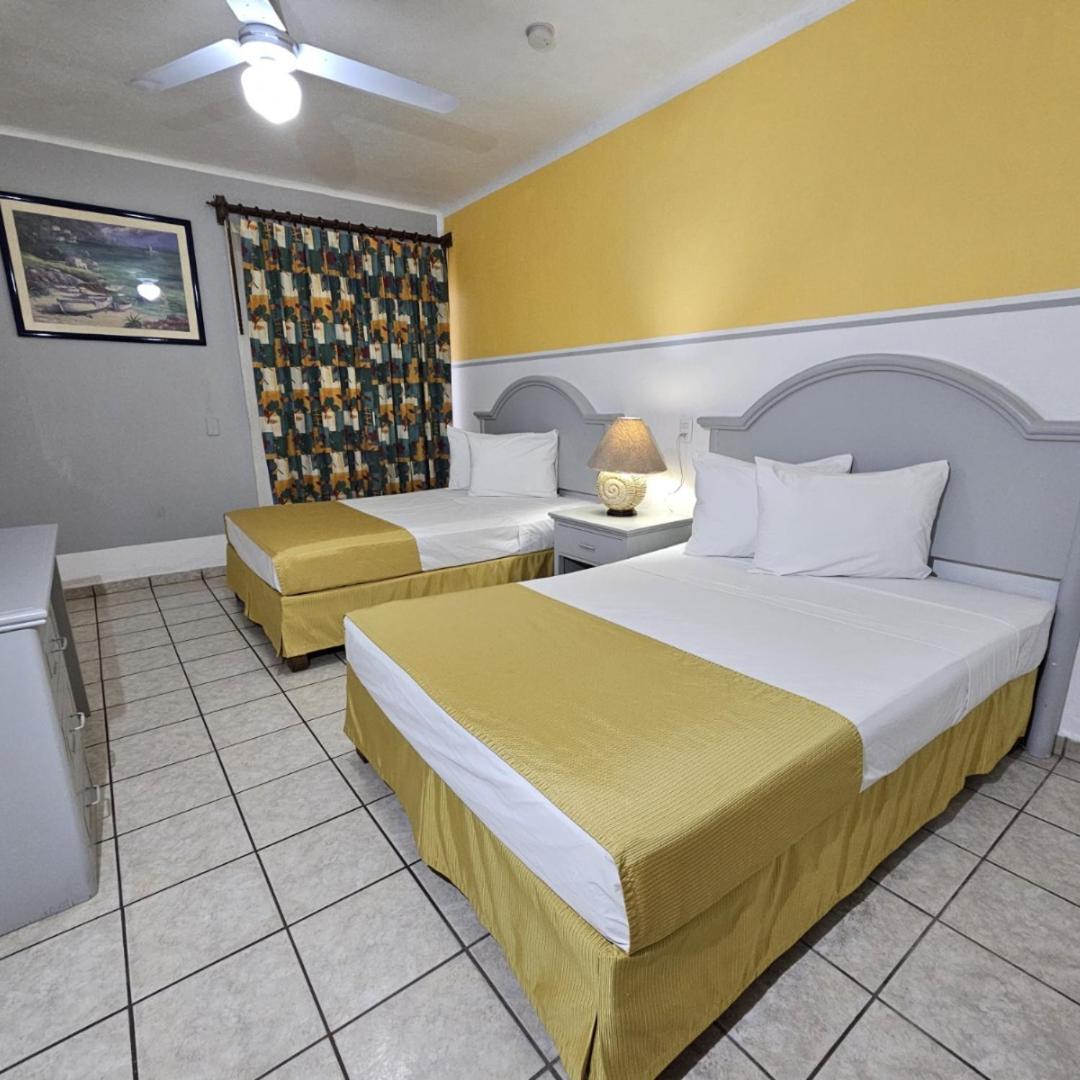 Hotel Costa Brava Manzanillo Exterior photo
